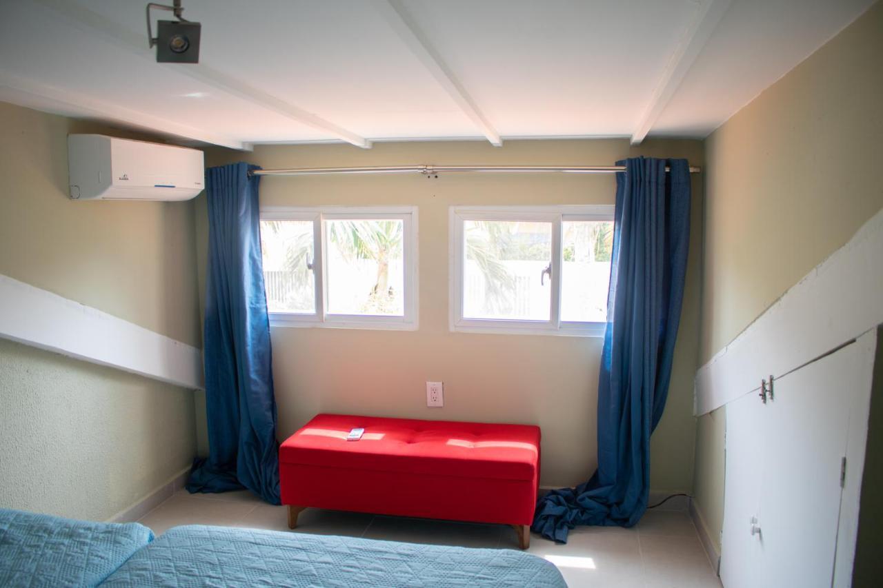 Sunflower Villa Studios Palm Beach Extérieur photo