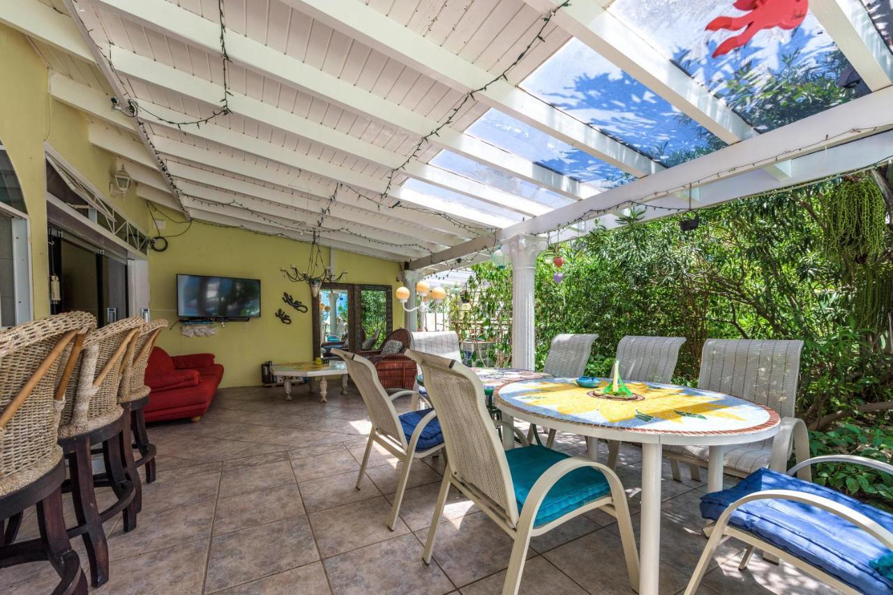 Sunflower Villa Studios Palm Beach Extérieur photo