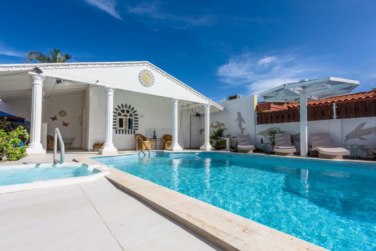 Sunflower Villa Studios Palm Beach Extérieur photo