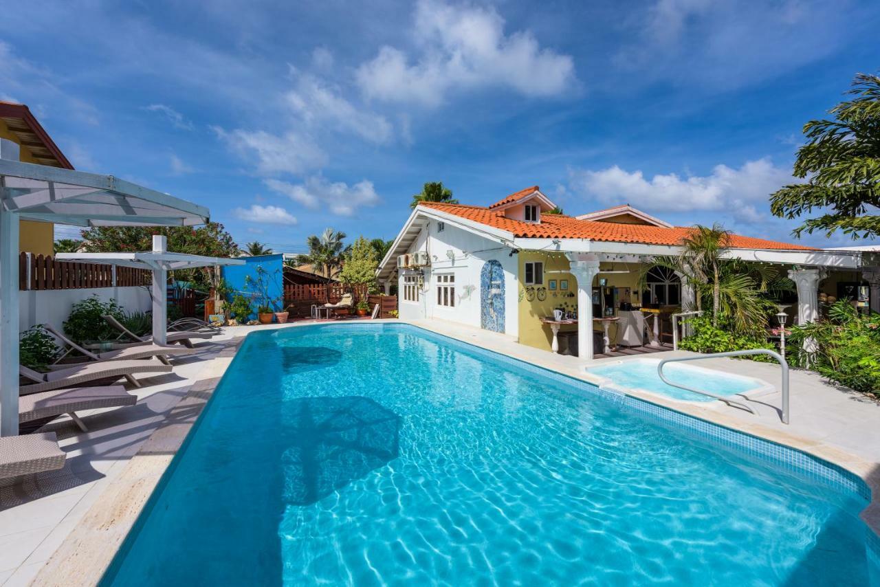 Sunflower Villa Studios Palm Beach Extérieur photo