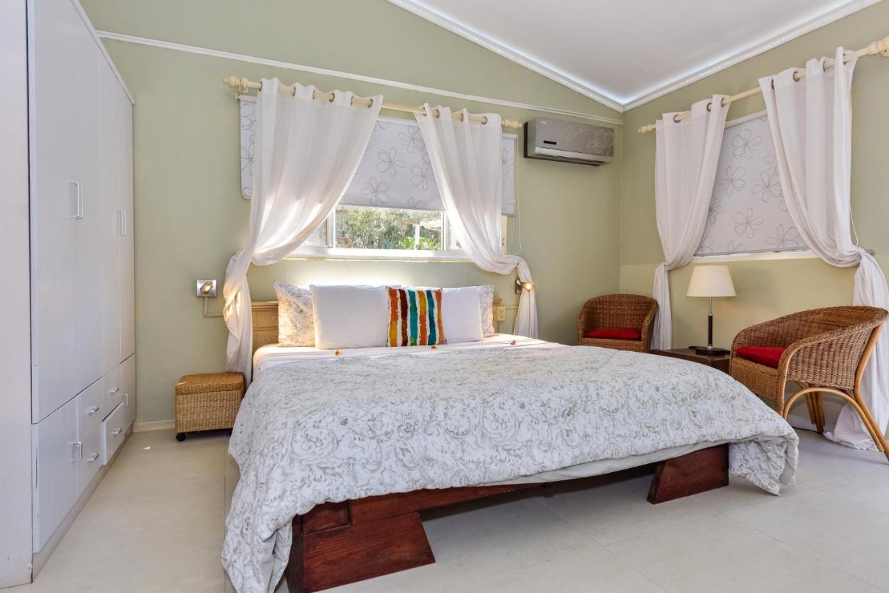 Sunflower Villa Studios Palm Beach Extérieur photo