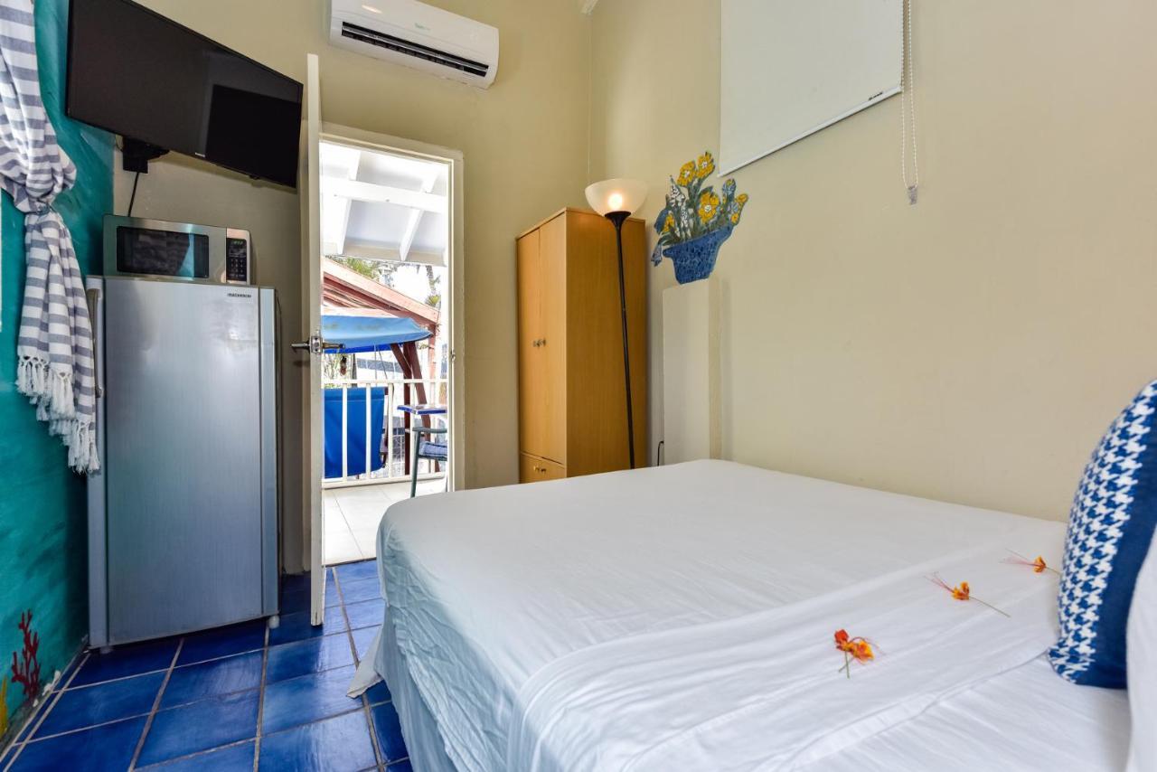 Sunflower Villa Studios Palm Beach Extérieur photo